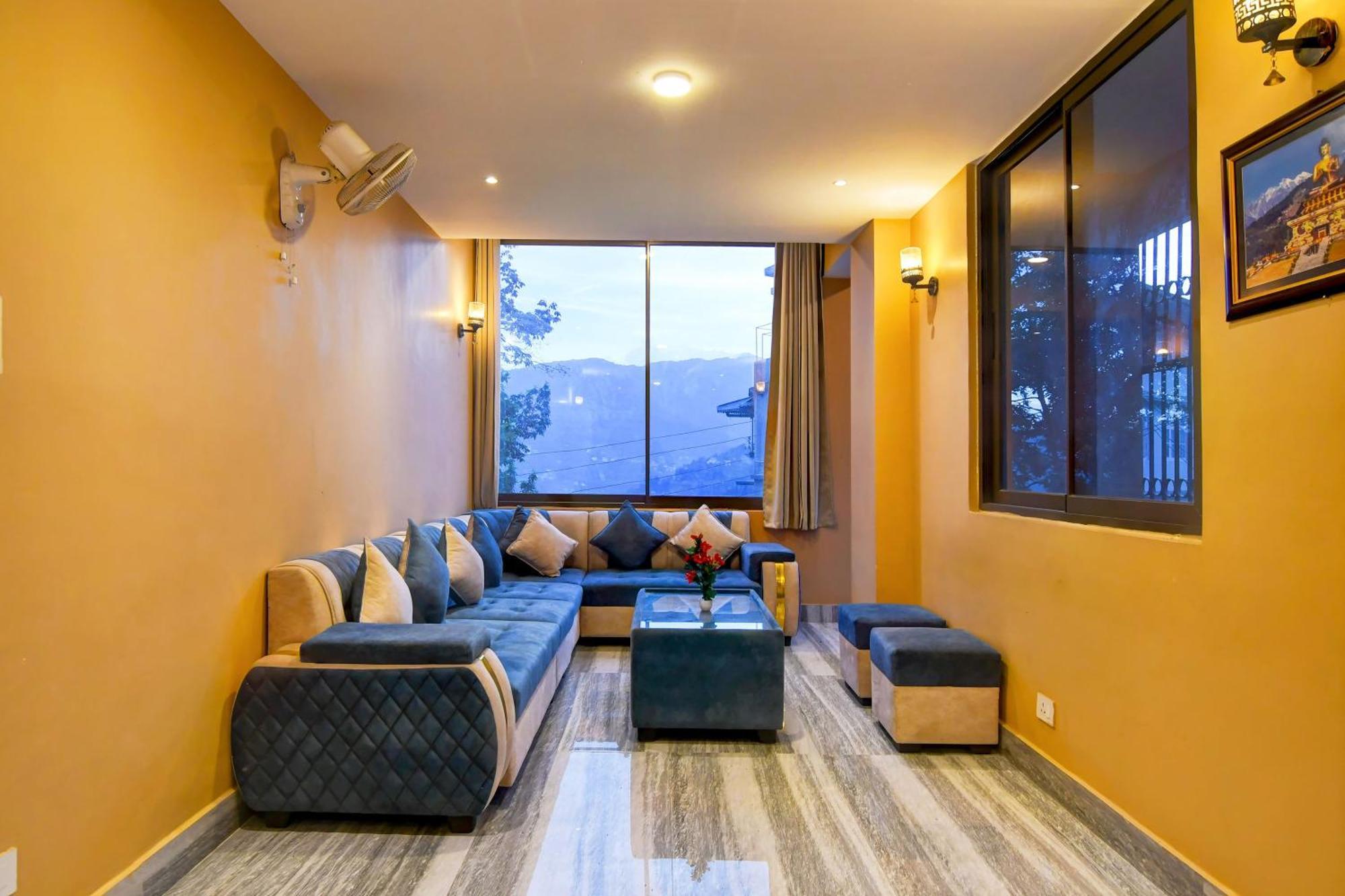 Super Townhouse Downtown Gangtok Hotell Eksteriør bilde