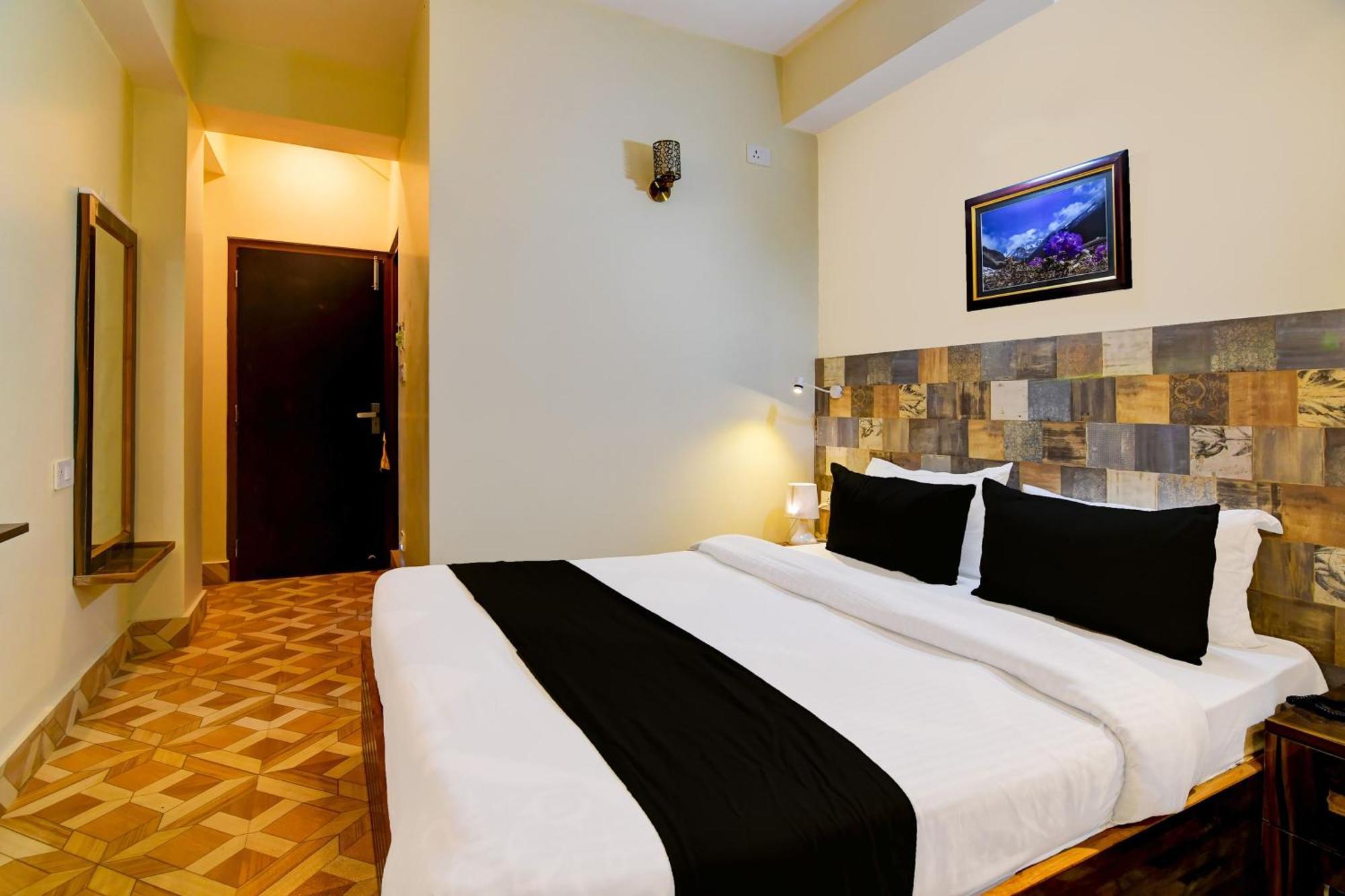 Super Townhouse Downtown Gangtok Hotell Eksteriør bilde