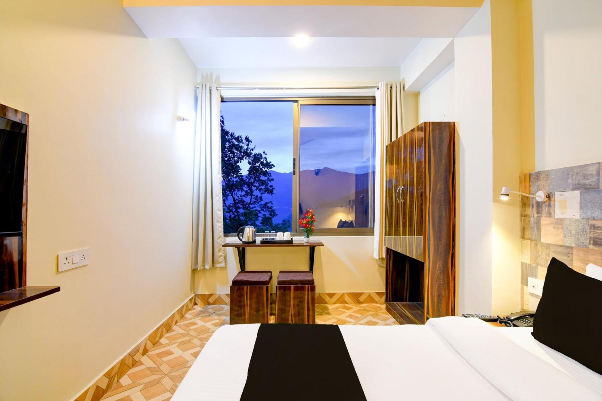 Super Townhouse Downtown Gangtok Hotell Eksteriør bilde